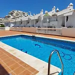 2 Bed. Amazing Sea Views *