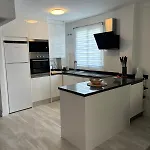 Apartmán 2 Bed. Amazing Sea Views *