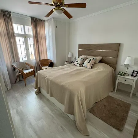 2 Bed. Amazing Sea Views