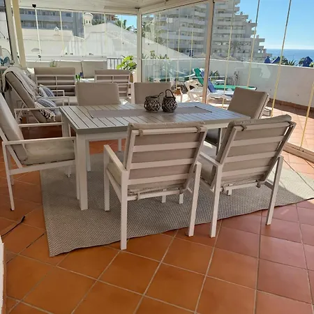 2 Bed. Amazing Sea Views