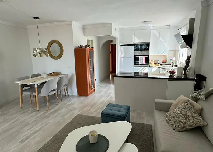 Apartament 2 Bed. Amazing Sea Views *