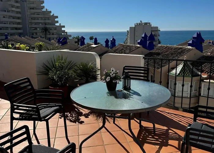 2 Bed. Amazing Sea Views *